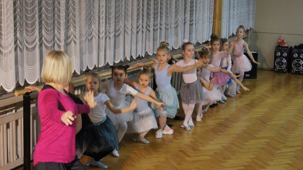 Świąteczny Pokaz Małej Akademii Baletu @ K. Trzcińskiego 12 sala tańca ODK